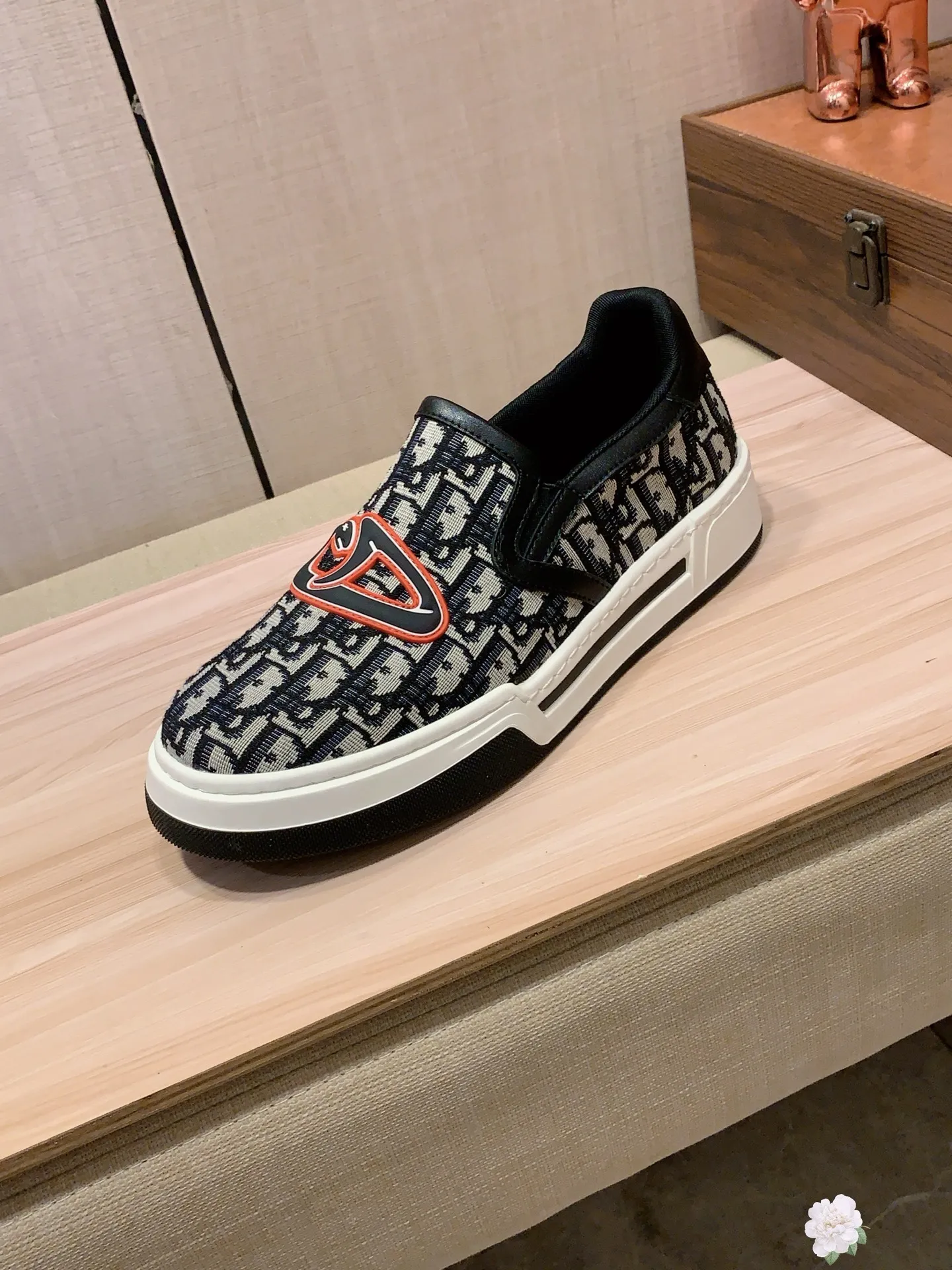 Men's men's shoes💰400💰💰🎩🎩[Lightning][Lightning] "Dior DIOR*" The latest • popular casual shoes, top brand [seduce] luxury ~ purchasing agency, top ~ quality. [Strong] The upper is made of imported breathable cowhide with fabric material ➕ Breathable sheepskin feet (•) and fine workmanship. The original stylish and stylish soft rubber wear-resistant and non-slip outsole is light and comfortable on the feet. The real thing looks better when photographed in person. Code 111: Code: 38-44, 2️⃣colors selected